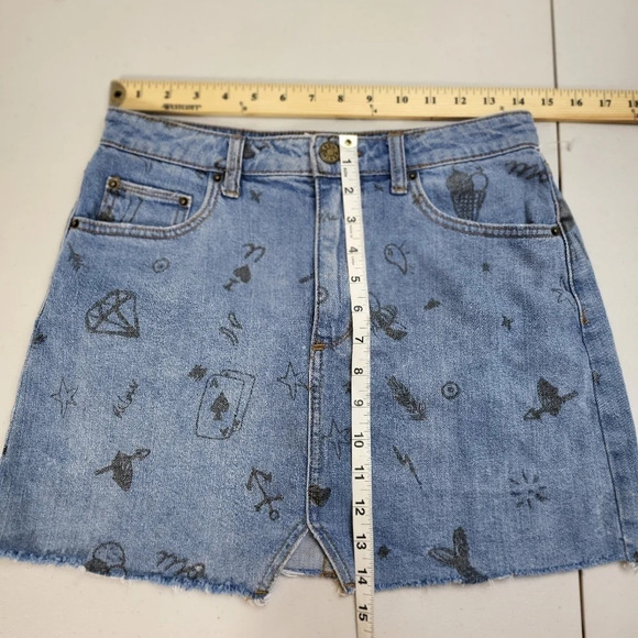 BDG Urban Outfitters Notched Graffiti Denim Mini Skirt Sz M - Picture 14 of 14